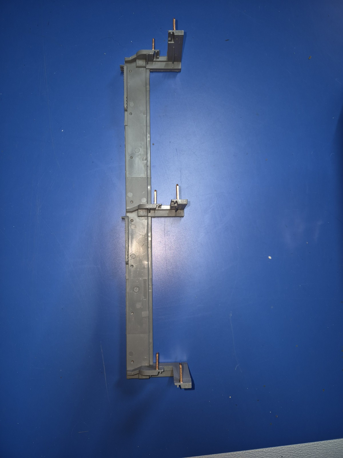 Hager KCN325 Peigne vertical pour coffret 3 rangées entraxe 125mm