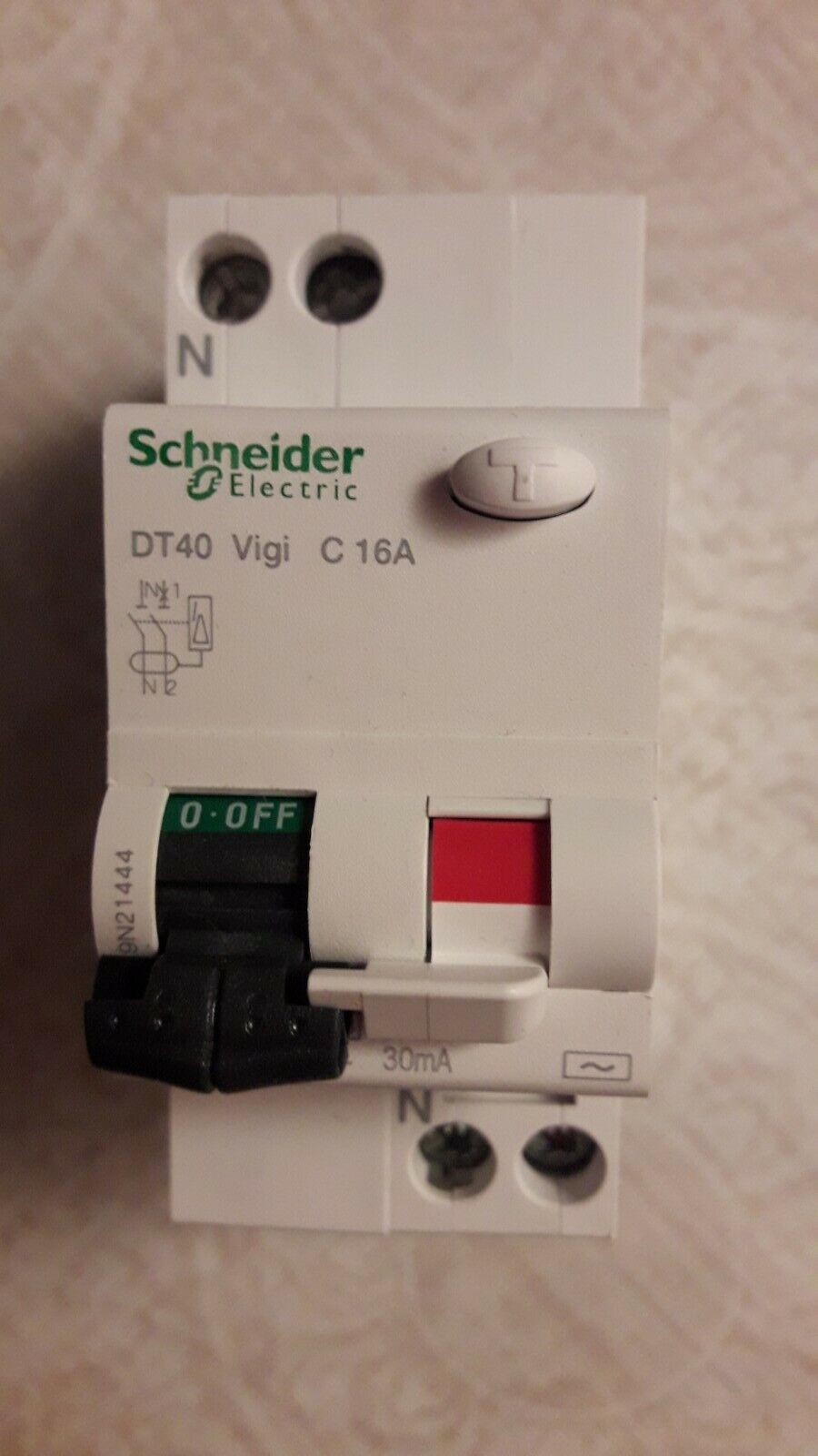 INTERRUPTEUR DIFFERENTIEL SCHNEIDER  ACTI9   16A 30mA  1P+N-C16  REF:A9N21444