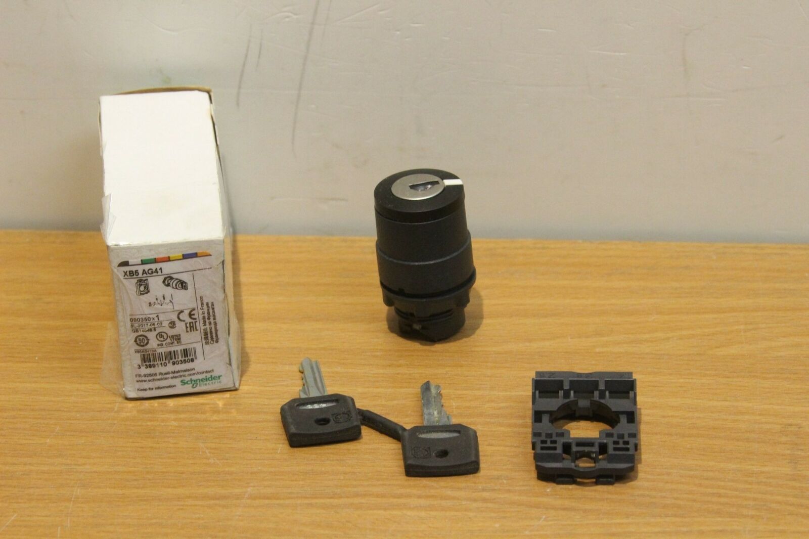 SCHNEIDER ELECTRIC XB5AG41 / Harmony bouton tournant ø22  à clé ronis 455 2Pos.
