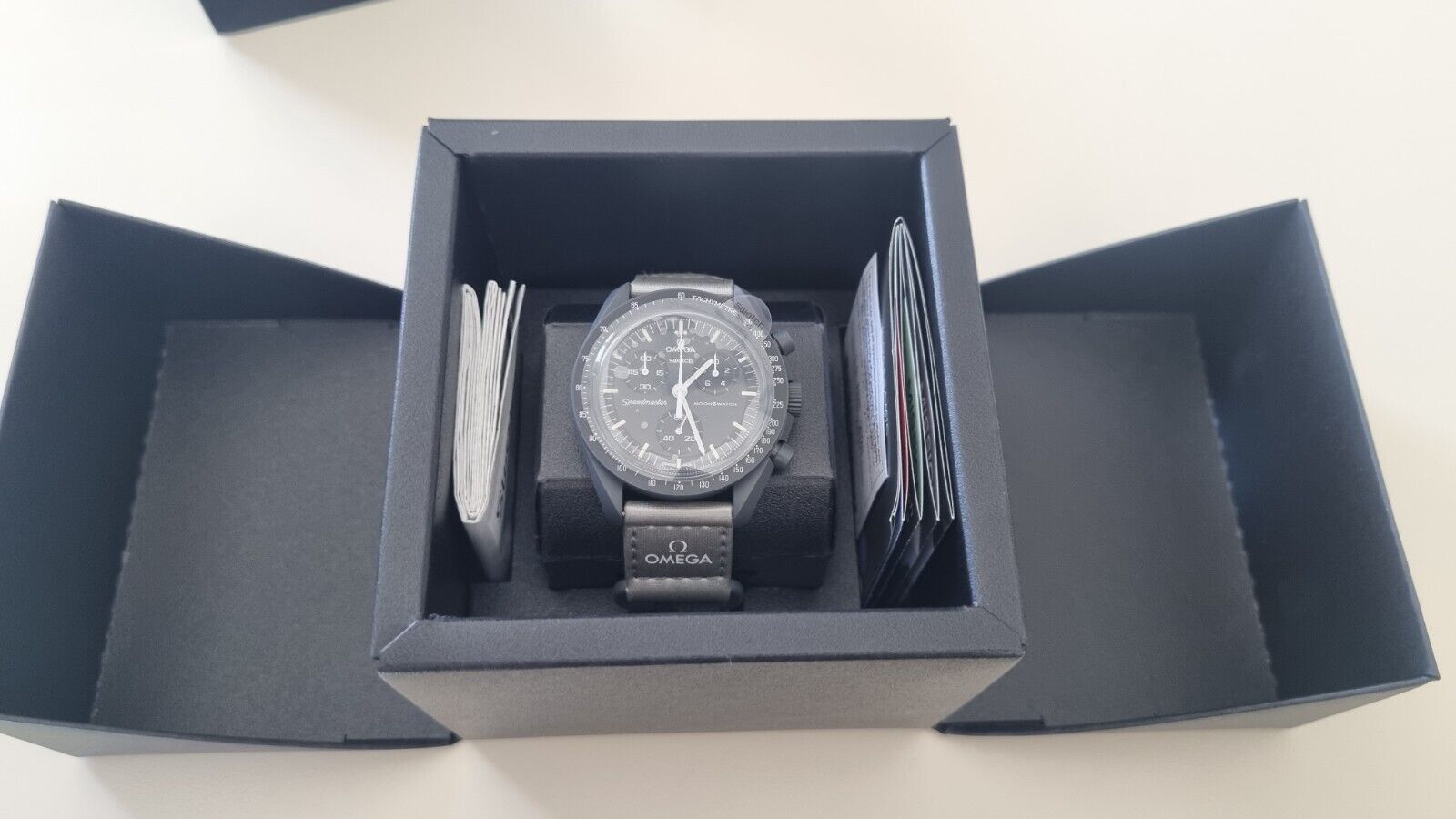  OMEGA X SWATCH Speedmaster Neuve  MoonSwatch Mission to MERCURY Swatch store