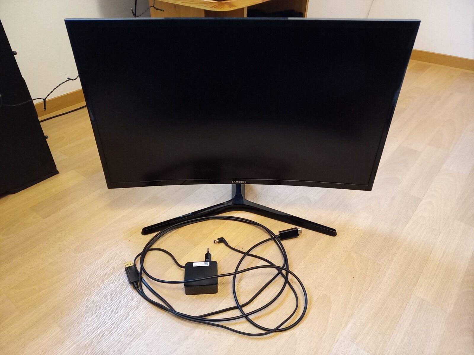Samsung C27F396Fhr 27 Zoll Full Hd Va Lcd Curved Monitor - Schwarz Glänzend