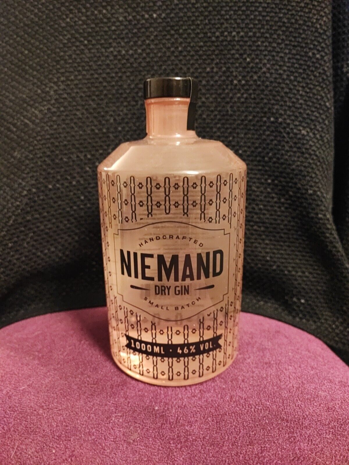 (78,80 Eur/L) Niemand Dry Gin 1 Liter