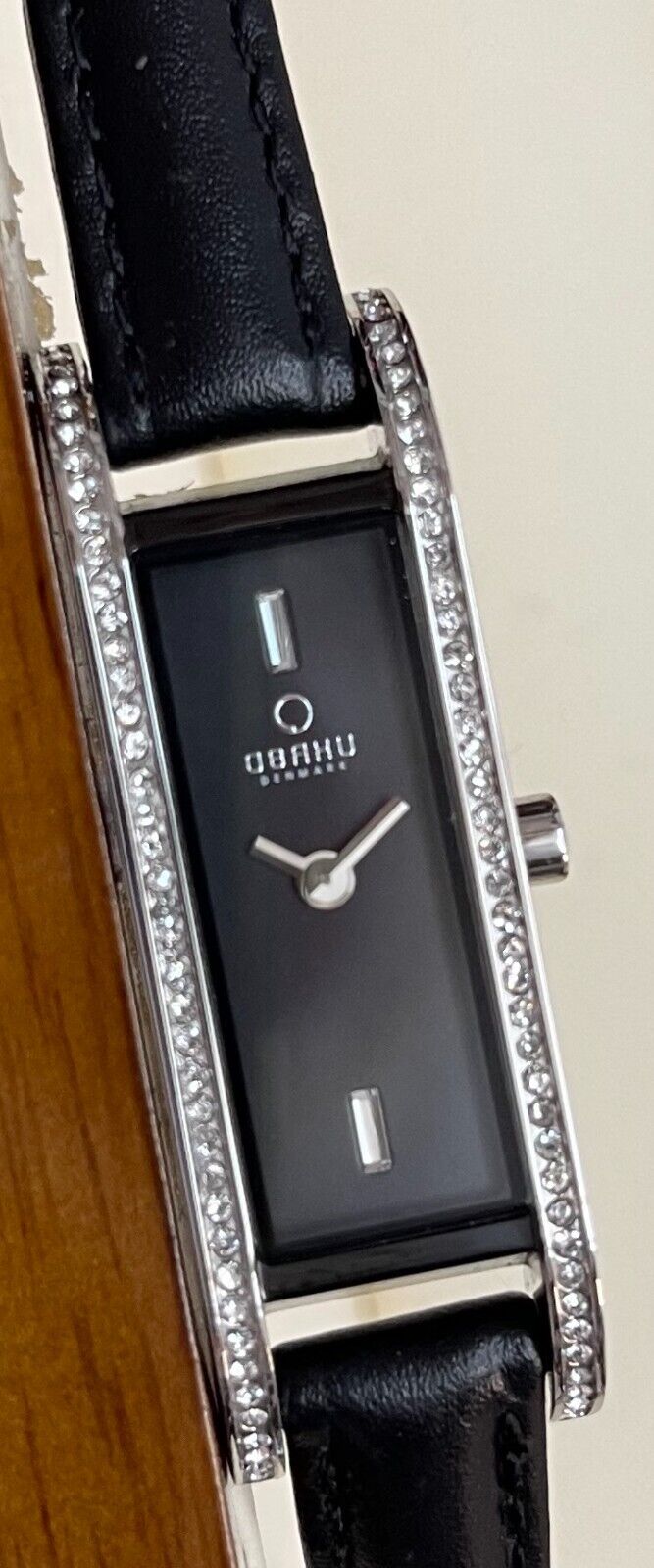 OBAKU Denmark Damenuhr Dänisches Design Edelstahl Zirkonia zauberhaft V159LEABRB