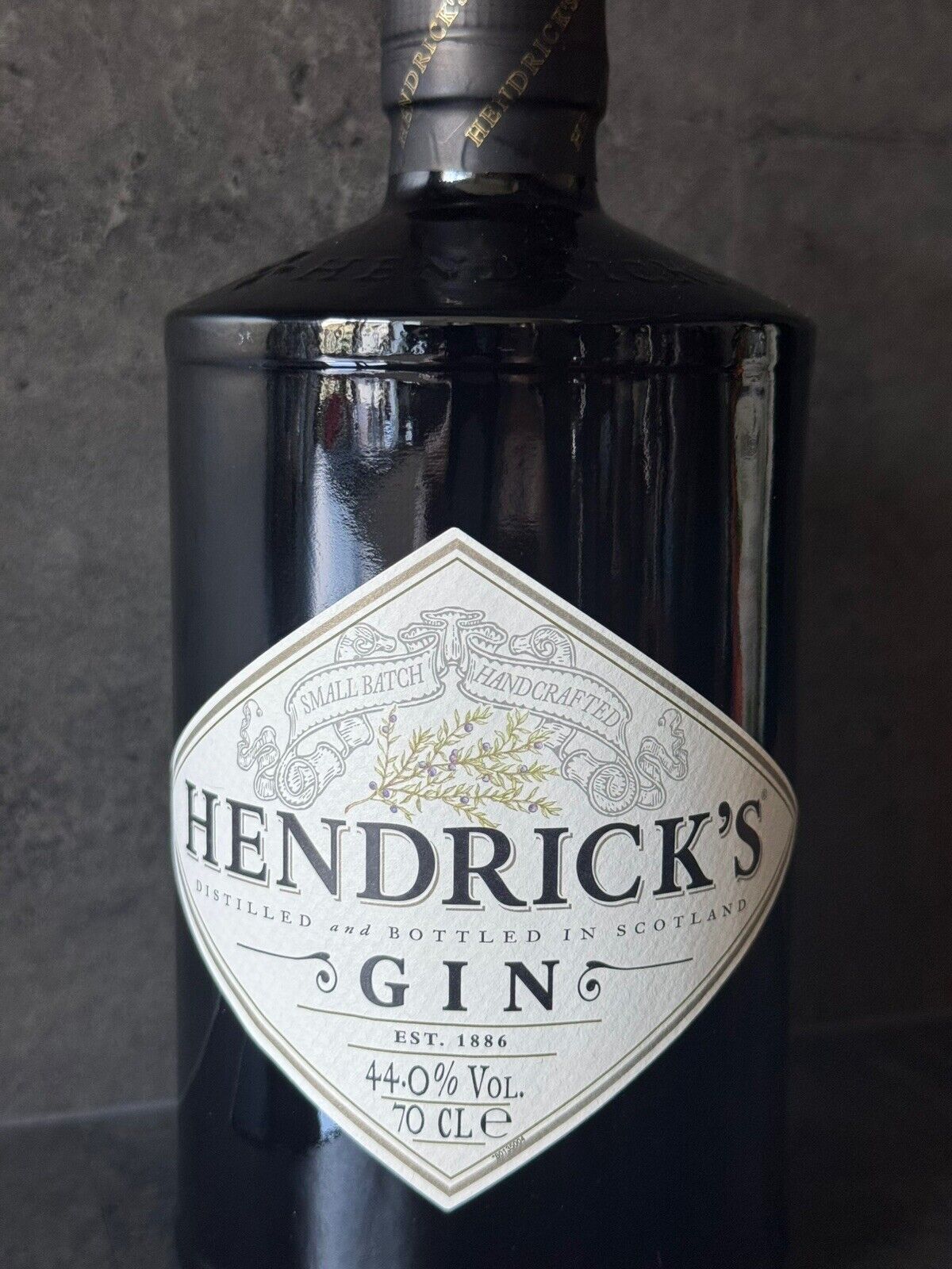 Hendrick’s Hendricks GIN Original 0.7L Distilled and Bottled in Scotland 44% vol
