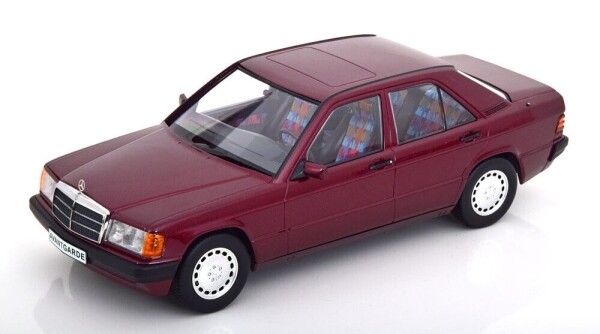 Triple9 1800310 Mercedes 190E 1.8 Avantgarde W201 dunkelrot 1:18 limitiert 1/100